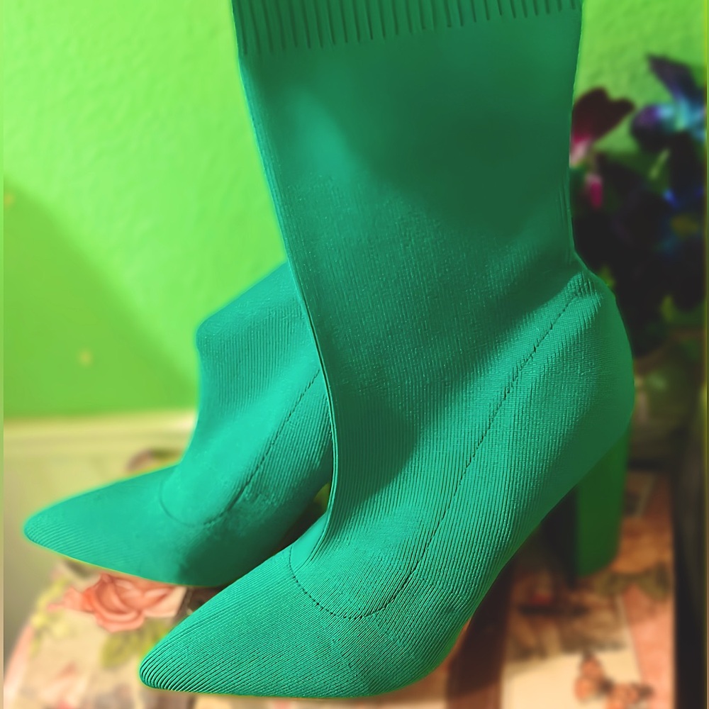 Elegant Green Women's Sock Boots